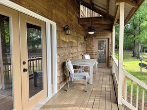 Outdoor dining - Rustic Waterfront Cabin Lake Wateree (Ridgeway)