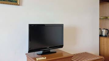 Minibar, in-room safe, desk, free WiFi