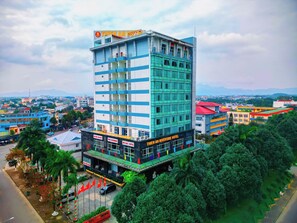 Vista frontal de la propiedad