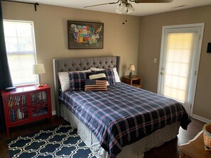 2 bedrooms, desk, iron/ironing board, free WiFi
