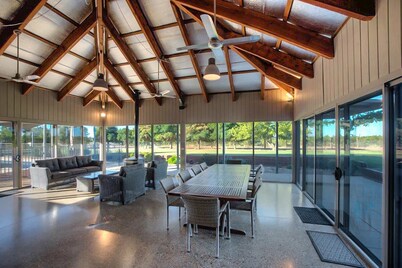Luxury Vineyard Estate | Pool | 5 Bedrooms