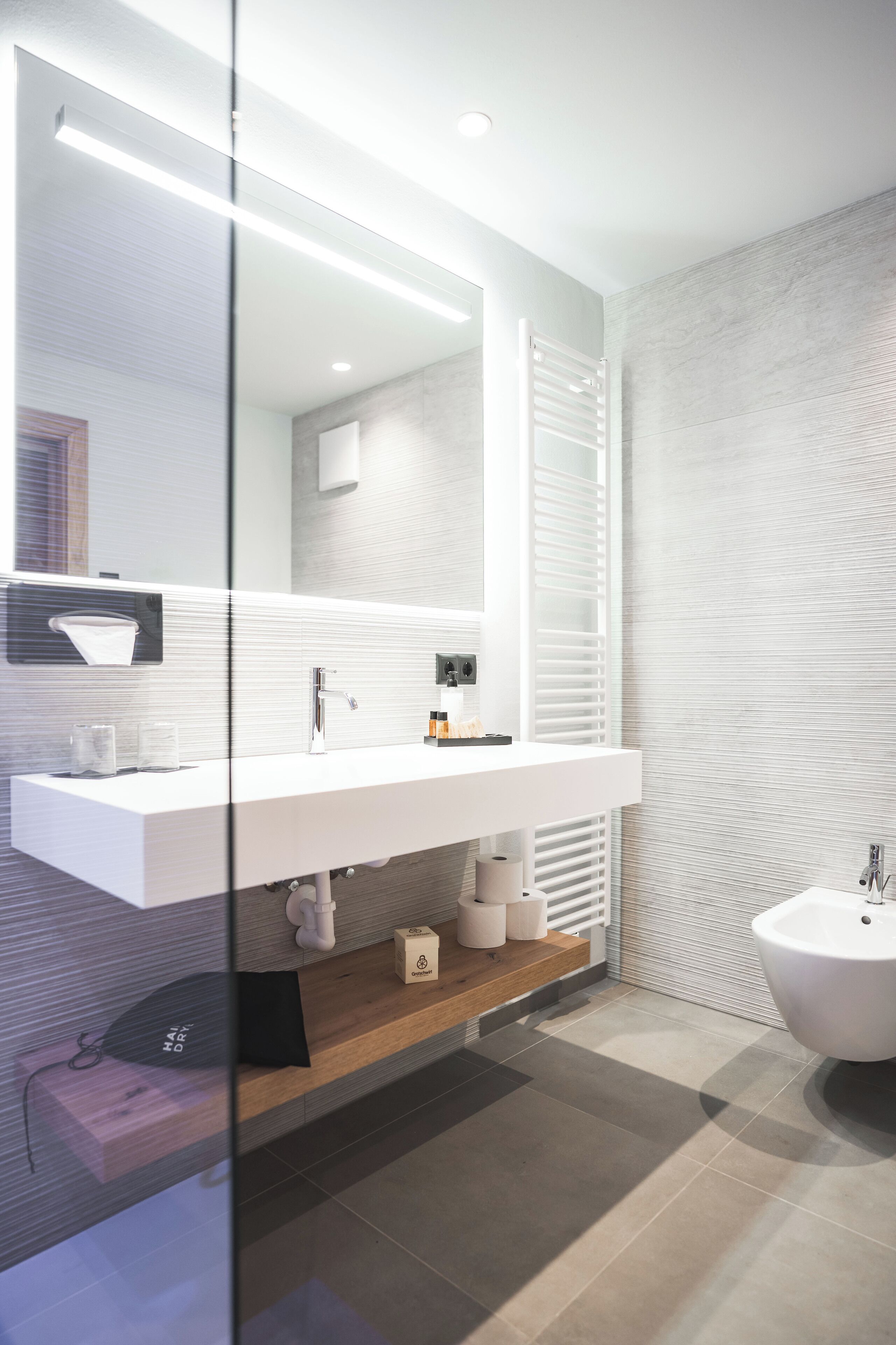 comfort double room | bathroom | shower, free toiletries, hair dryer, towels