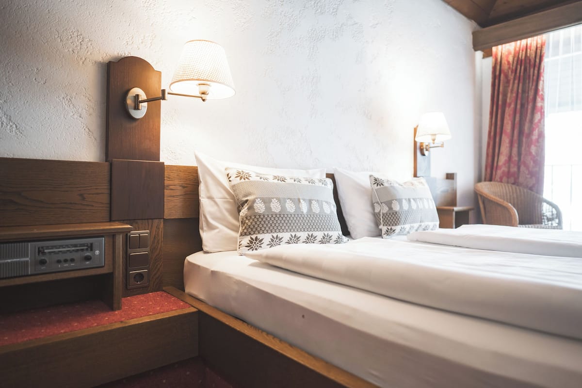 standard double room | in-room safe, desk, laptop workspace, free wifi