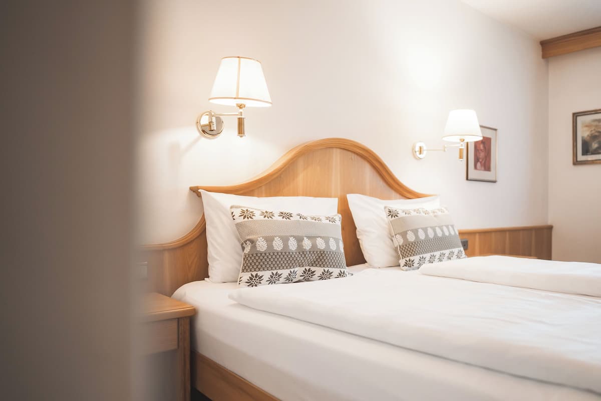 In-room safe, desk, laptop workspace, free WiFi