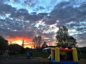 Área de juegos infantiles al aire libre