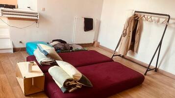 Comfort kamer, 1 slaapkamer | 1 slaapkamer, een bureau, gratis wifi, beddengoed