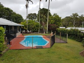 Pool - Beerwah House, 3Bedroom , swimming pool, near Australia Zoo, Sunshine Coast (Beerwah)