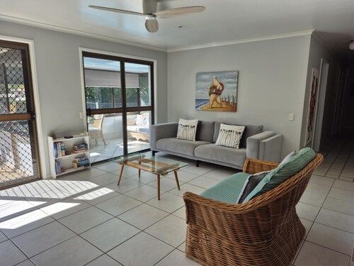 Beerwah House, 3Bedroom , swimming pool, near Australia Zoo, Sunshine Coast