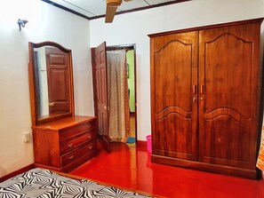 Deluxe Room | Room amenity - Fernando Residence (Aluthgama)