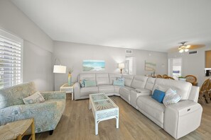 Smart TV, foosball, table tennis - Island House Beach Resort 4S (Siesta Key)