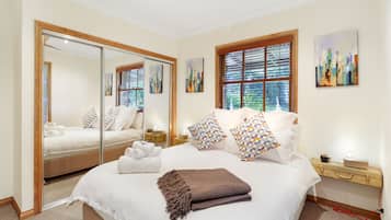 3 bedrooms, iron/ironing board, travel cot, free WiFi