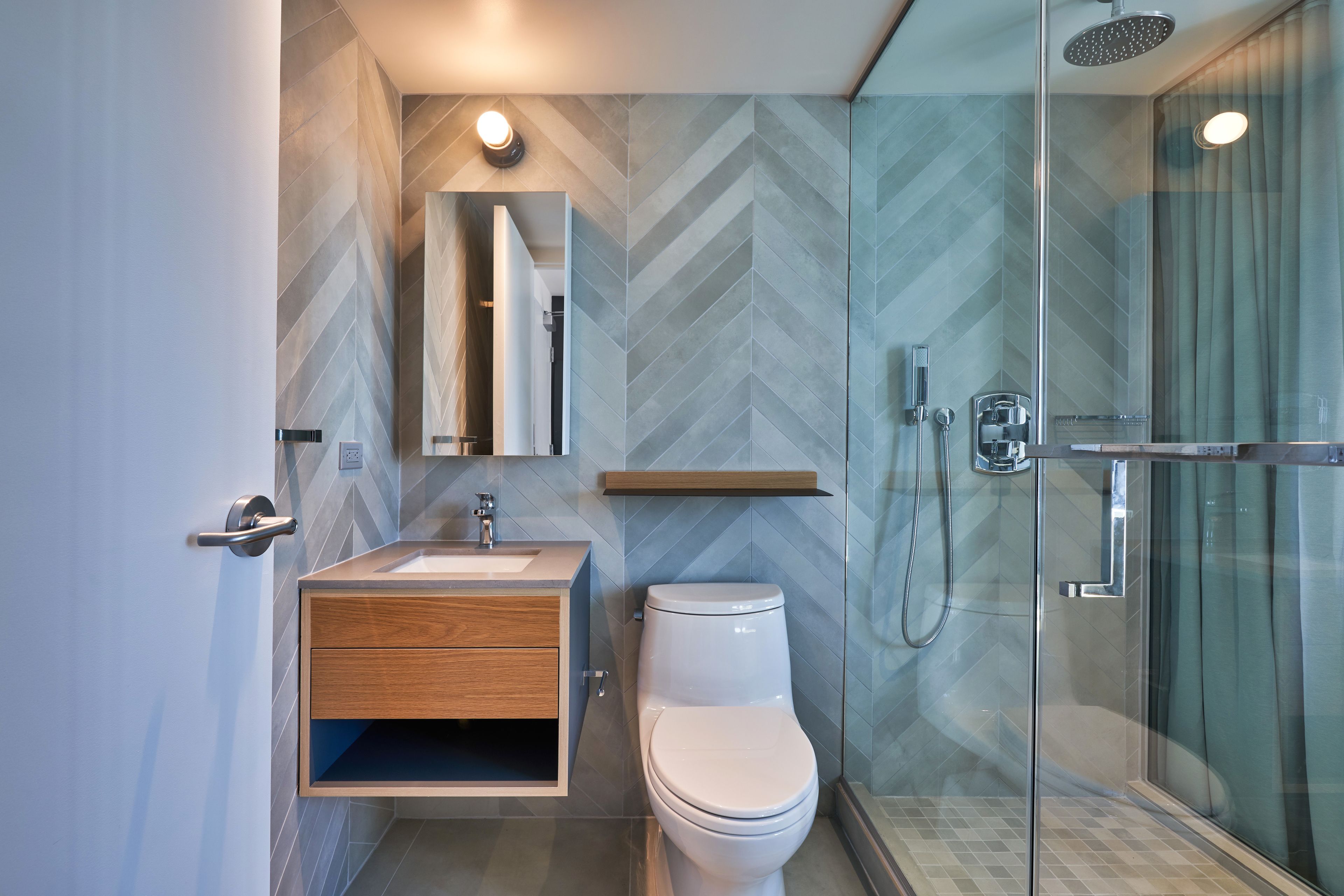 premier suite | bathroom | shower, rainfall showerhead, free toiletries, hair dryer