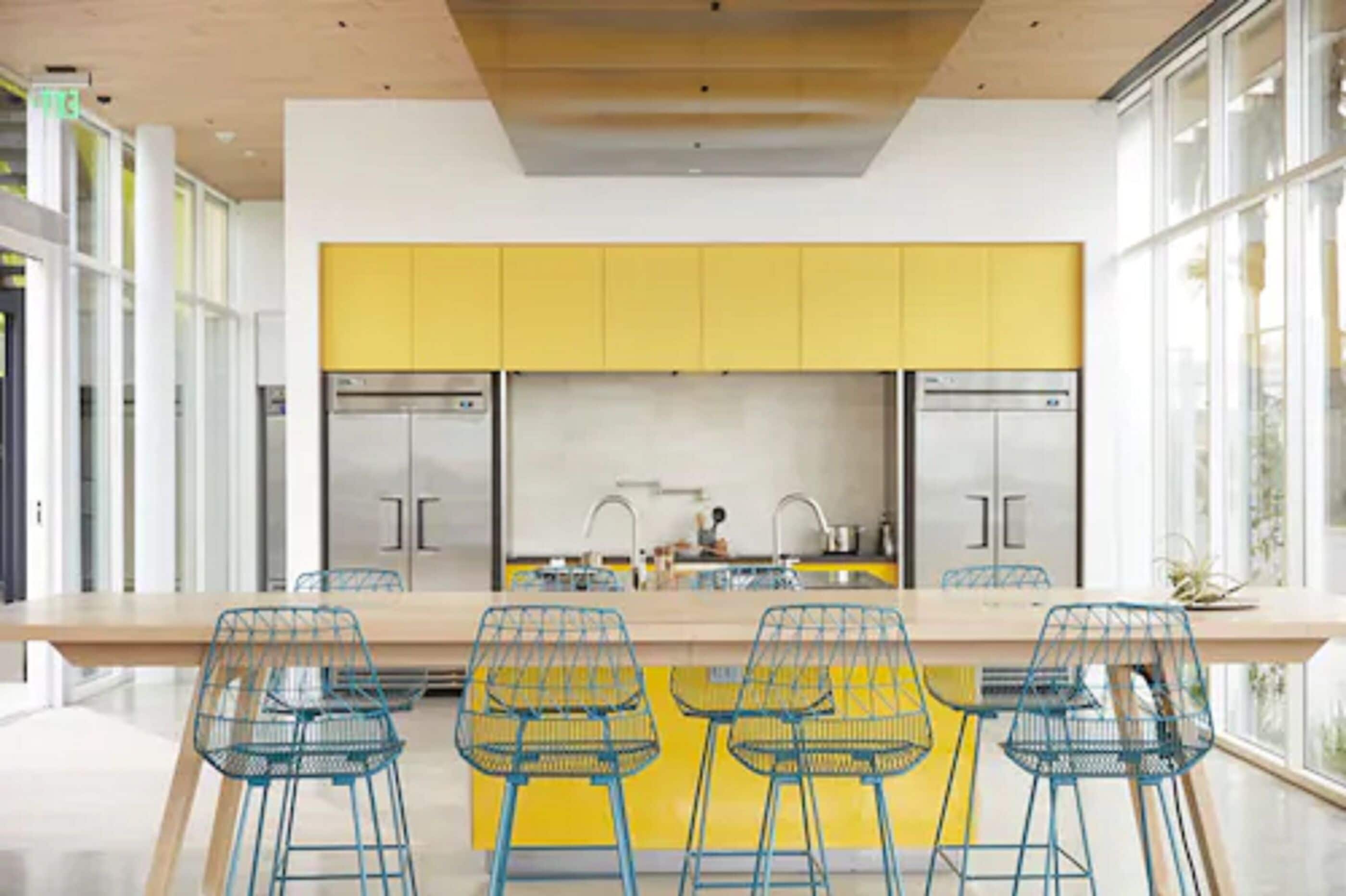 Premier Suite (Full Bed) | Shared kitchen | Shared fridge, microwave