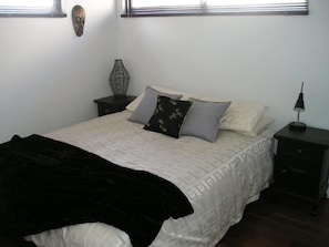 2 bedrooms, desk, iron/ironing board, travel crib