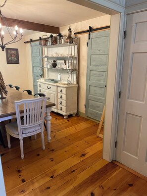 Dining - Luxurious Farmhouse Style Home - Get away from it all in picturesque setting (Brownfield)