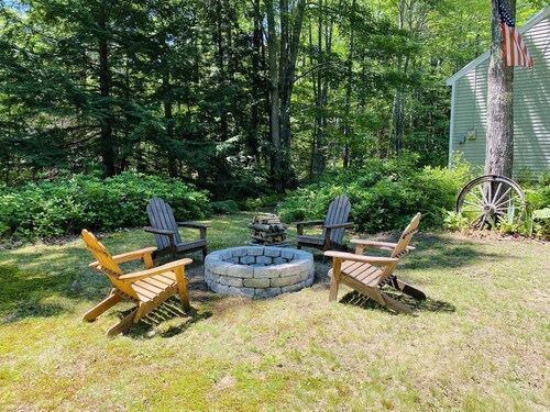 Luxurious Farmhouse Style Home - Get away from it all in picturesque setting