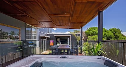 Island Getaway, Outdoor Spa, Games Room