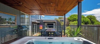 Island Getaway, Outdoor Spa, Games Room