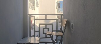 Appartamento ordinato e tranquillo dotato di WiFI vicino all'aeroporto e all'oceano