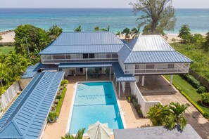 Pool - Villa Turrasann 3 Bedroom, Beachfront Villa, Fully Staffed (Runaway Bay)