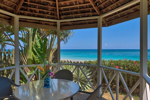 Villa Turrasann 3 Bedroom, Beachfront Villa, Fully Staffed
