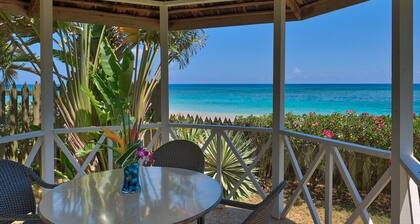 Villa Turrasann 3 Bedroom, Beachfront Villa, Fully Staffed
