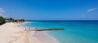 Villa Turrasann 3 Bedroom, Beachfront Villa, Fully Staffed