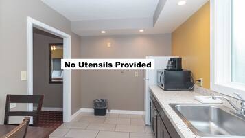 Deluxe Suite, 2 Queen Beds, Non Smoking | Private kitchen | Fridge, microwave