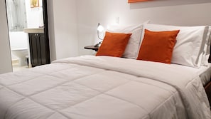 Chambre Standard (Three) | 4 chambres, literie de qualité, couette en duvet, minibar