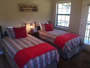 5 chambres, fer et planche à repasser, Wi-Fi gratuit, draps fournis