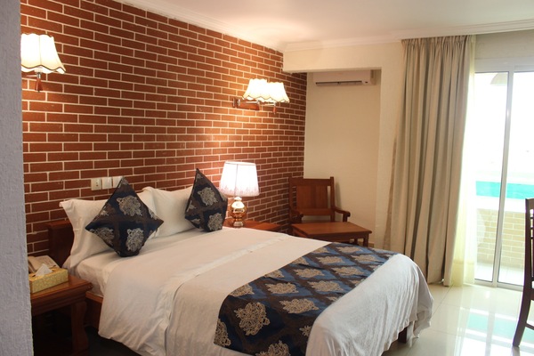 Standard-Doppelzimmer | Minibar, Zimmersafe, Schreibtisch, Verdunkelungsvorhänge