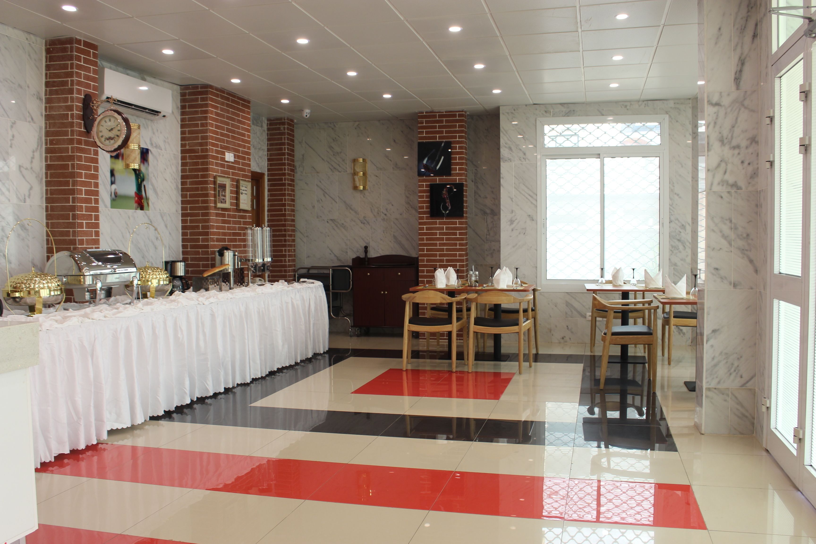 breakfast, lunch, dinner served; local and international cuisine