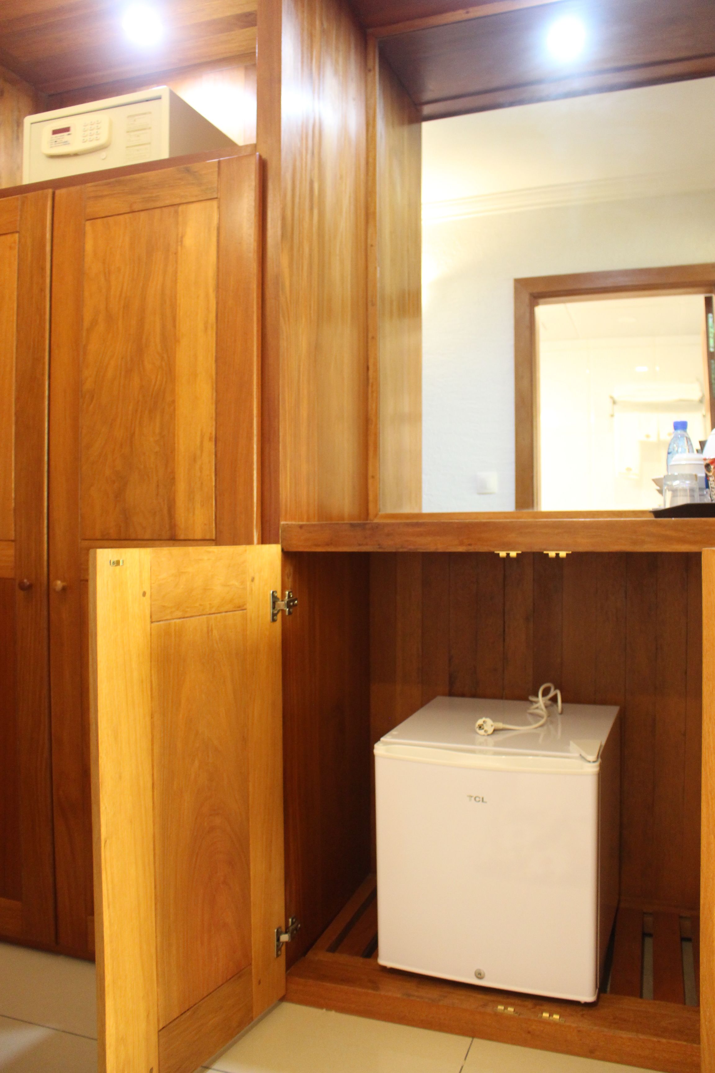 standard twin room | mini fridge