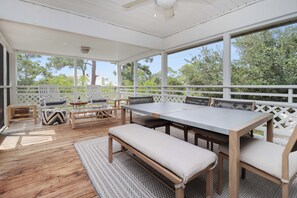 تناول الطعام بالخارج