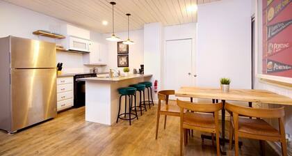 3BR w/ Parking Family-Friendly Home Away from Home in The Beaches