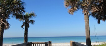 Modern Waterfront Condo! Heated Pools~Lanai~WiFi. By IMG~Beaches~AMI~Restaurants