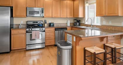 Seattle Vacation Home: Life's A Game