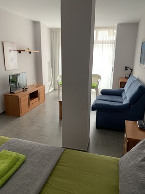 1 bedroom, iron/ironing board, free WiFi, bed sheets - Apartment Playa de las Canteras. Building in front of the beach. WIFI (Las Palmas de Gran Canaria)