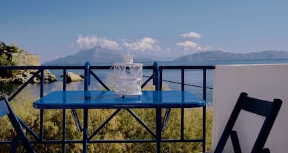 Alkistis Cozy By The Beach Apt In Ikaria Island, Therma 1st Floor
