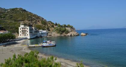 Alkistis Cozy By The Beach Apt In Ikaria Island, Therma 1st Floor