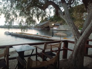 Outdoor dining - Alkistis Cozy By The Beach Apt In Ikaria Island, Therma 1st Floor (Therma)
