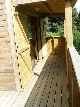 Overnattingsstedets uteområder. Hytte fullt utstyrt, komfortable, stille, i Bay of Mont Saint-Michel