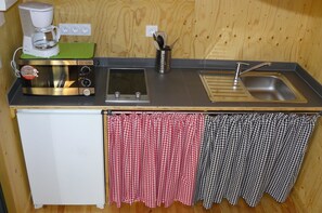 Fridge, microwave, stovetop, coffee/tea maker - Cabin fully equipped, comfortable, quiet, in the Bay of Mont Saint-Michel (Saint-Martin-Des-Champs)