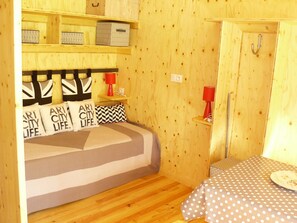 1 bedroom, bed sheets - Cabin fully equipped, comfortable, quiet, in the Bay of Mont Saint-Michel (Saint-Martin-Des-Champs)