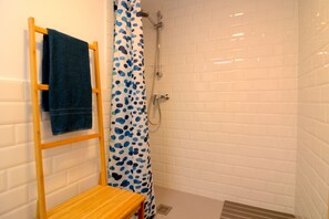 Shower, hair dryer - ROCAMAURA III BX-9 (Estartit)