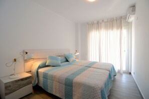 2 slaapkamers, een strijkplank/strijkijzer, gratis wifi, beddengoed