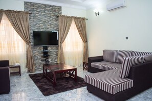 Living area - Archers View Court (North Legon)