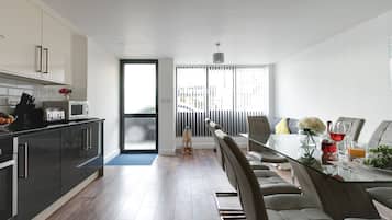 Apartment, Private Bathroom, City View (Two Bedroom Apartment) | Shared kitchen
