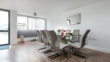 Apartment, Private Bathroom, City View (Two Bedroom Apartment) | Restaurant