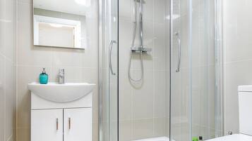Apartment, Private Bathroom, City View (Two Bedroom Apartment) | Bathroom
